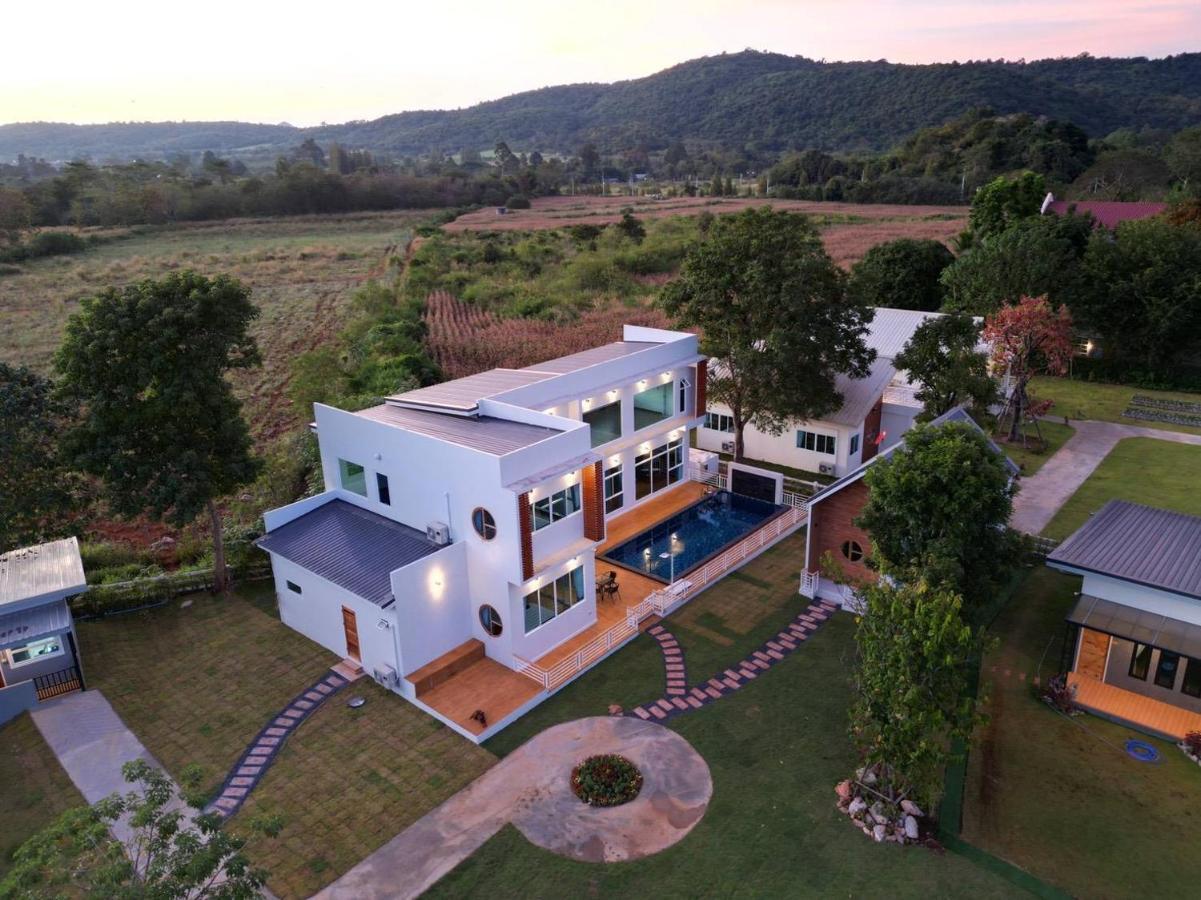 Villa ถึงเที่ยงวัลเลย์เขาใหญ่