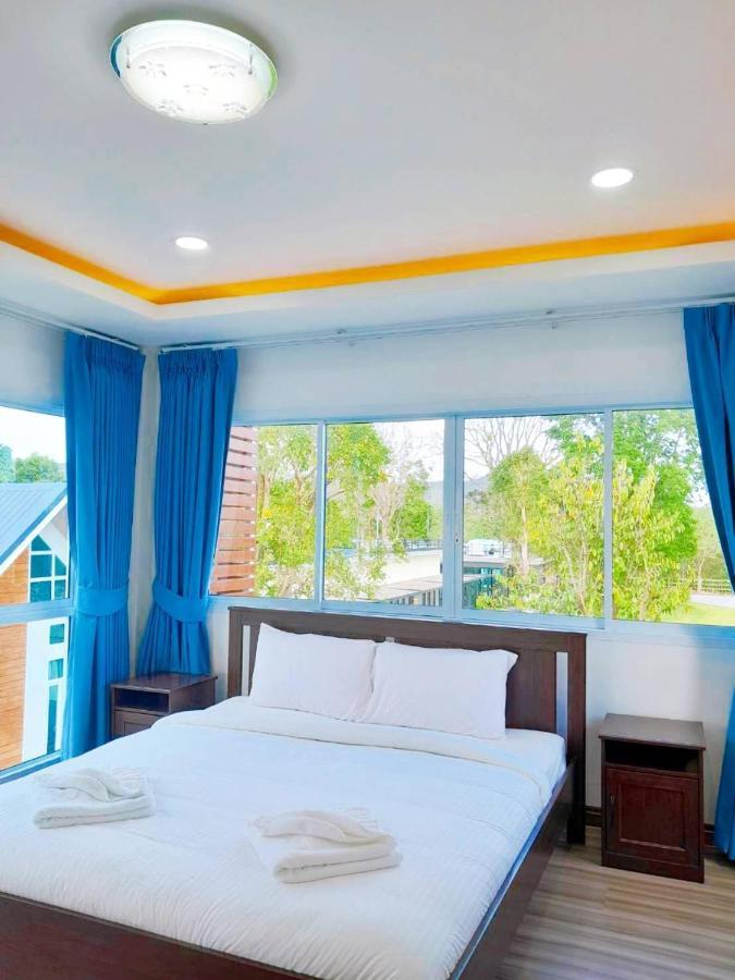ถึงเที่ยงวัลเลย์เขาใหญ่ Villa