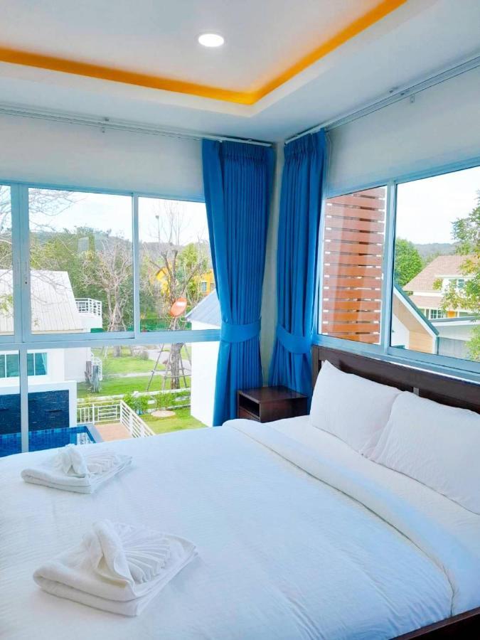 ถึงเที่ยงวัลเลย์เขาใหญ่ Villa *