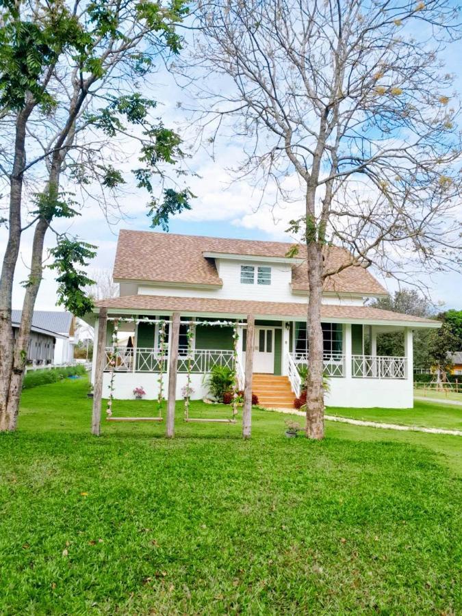 ถึงเที่ยงวัลเลย์เขาใหญ่ Villa