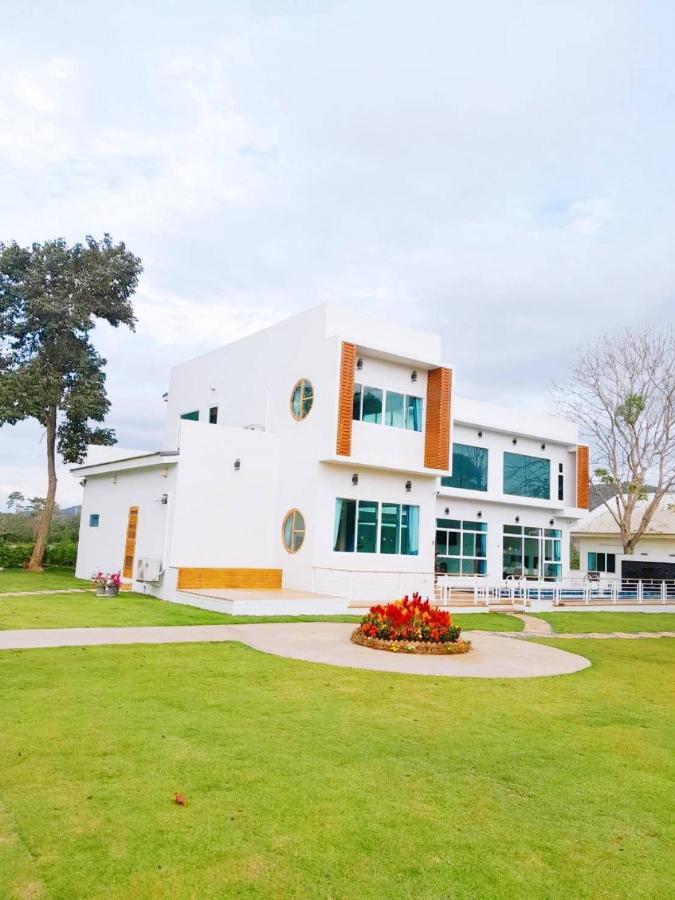 Villa ถึงเที่ยงวัลเลย์เขาใหญ่ *